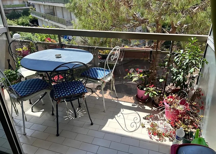 Studio Nice Colline Avec Parking Prive